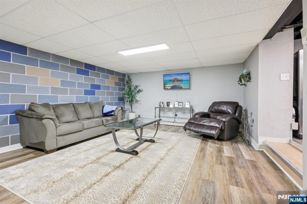 property viewer photo 29