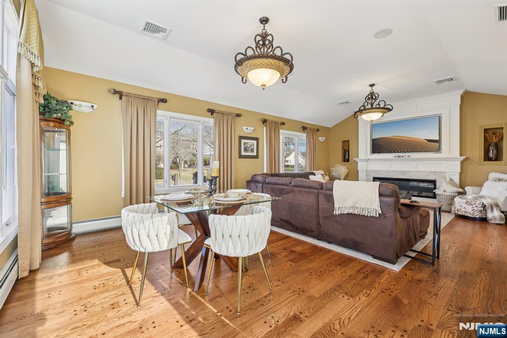 property viewer photo 3