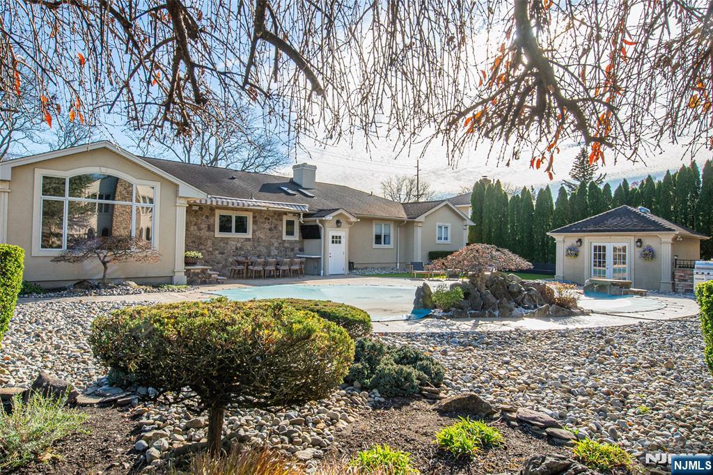 property viewer photo 31