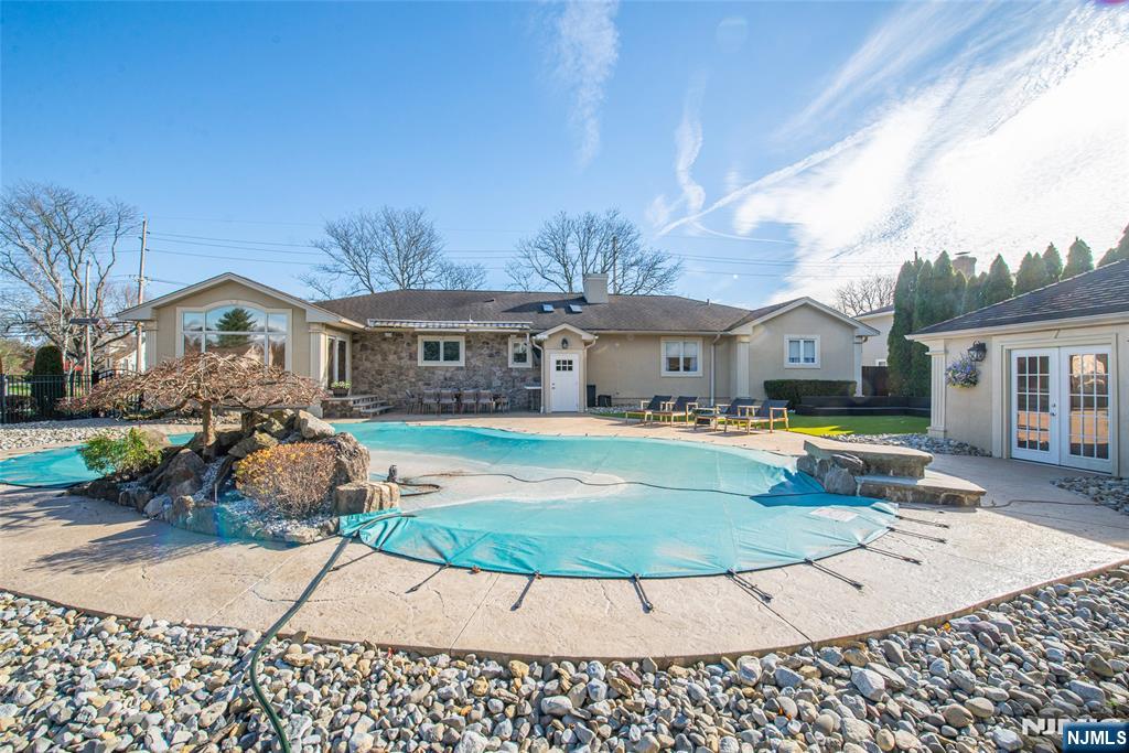 property viewer photo 33