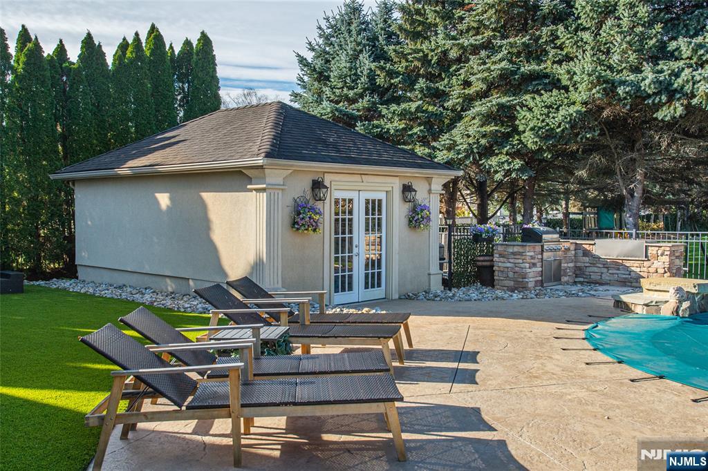 property viewer photo 36