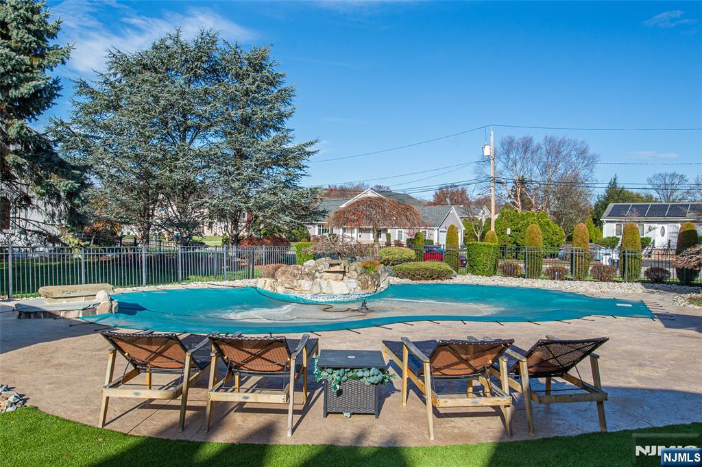 property viewer photo 37