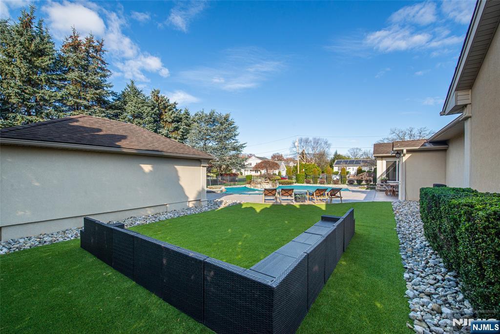 property viewer photo 39