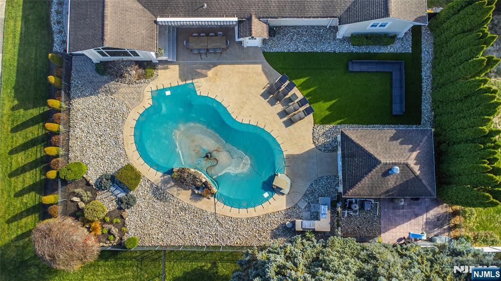 property viewer photo 43