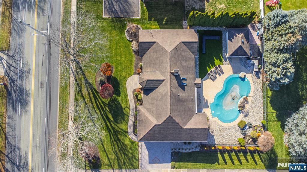 property viewer photo 44