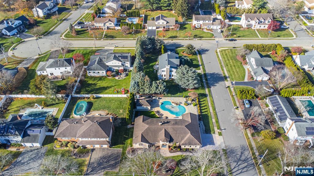 property viewer photo 47