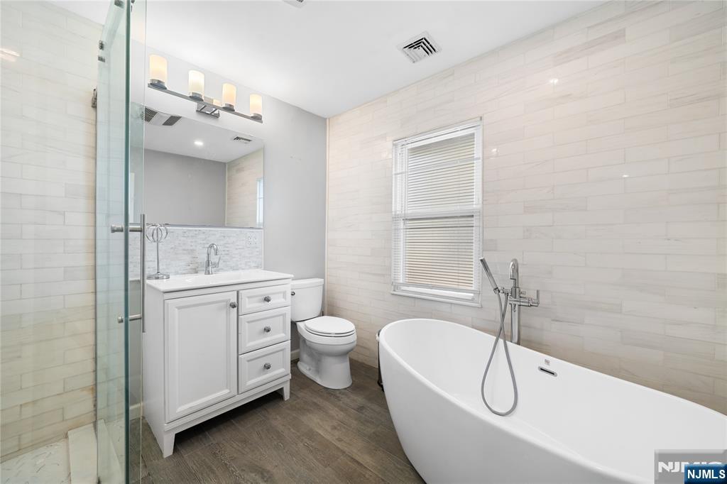 property viewer photo 12