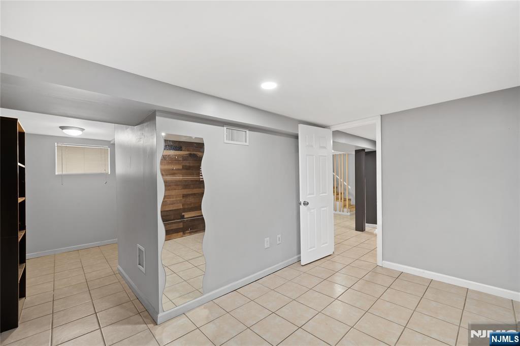 property viewer photo 18