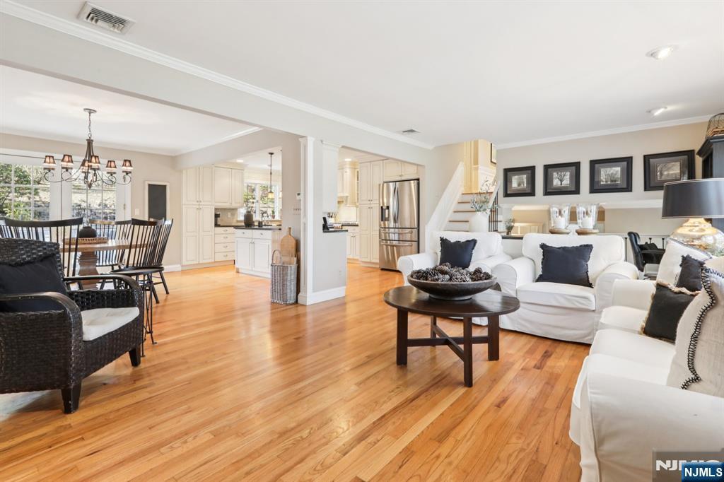 property viewer photo 13