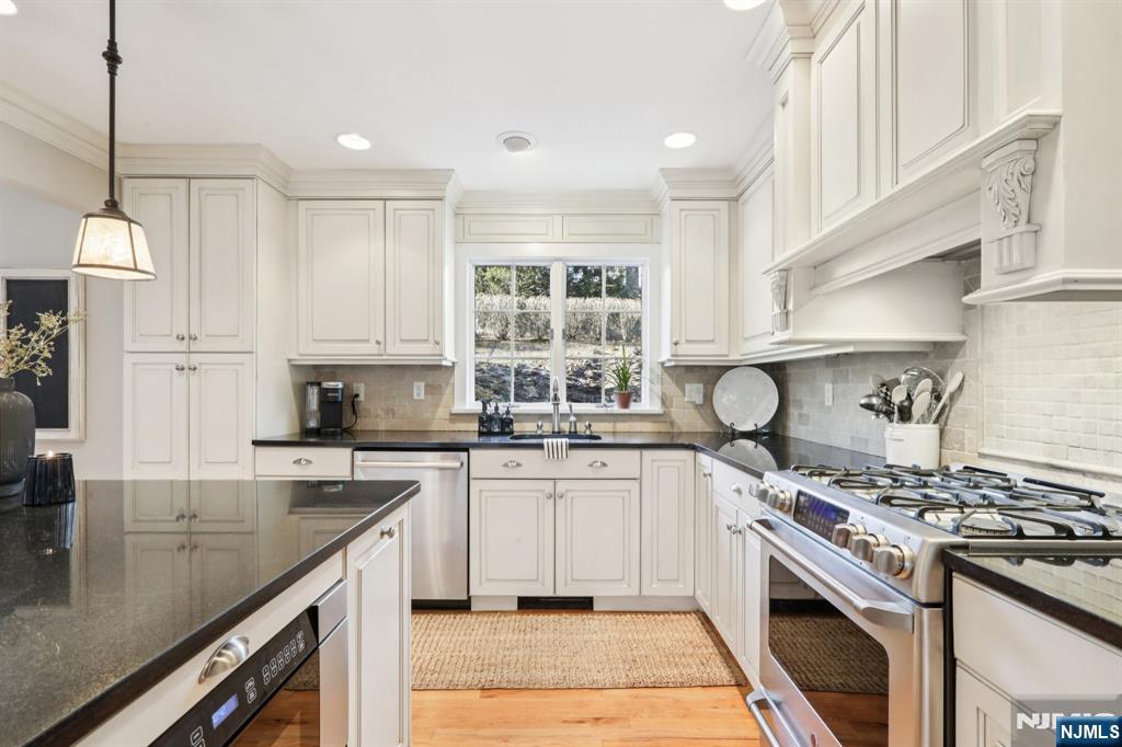 property viewer photo 20