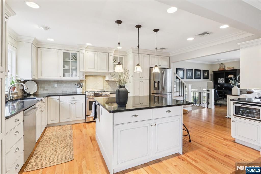property viewer photo 22