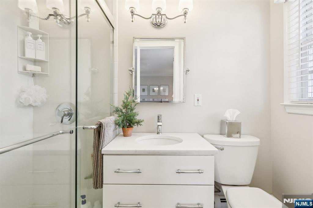 property viewer photo 26