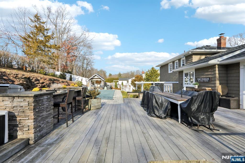 property viewer photo 35