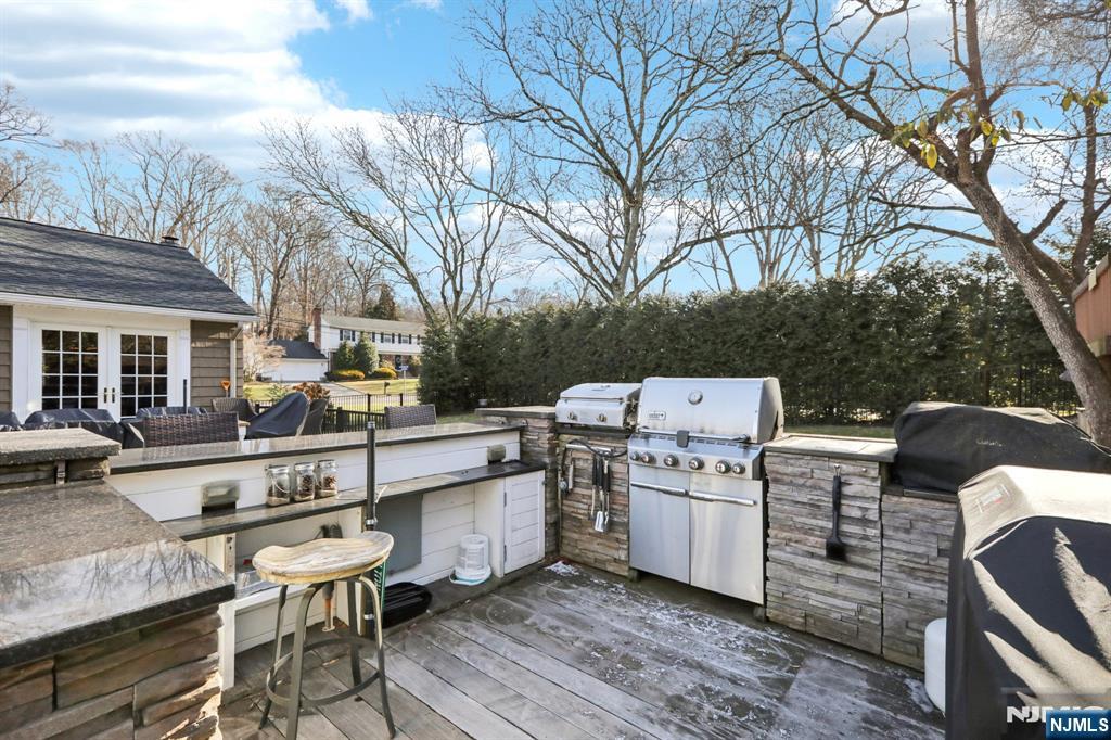 property viewer photo 36