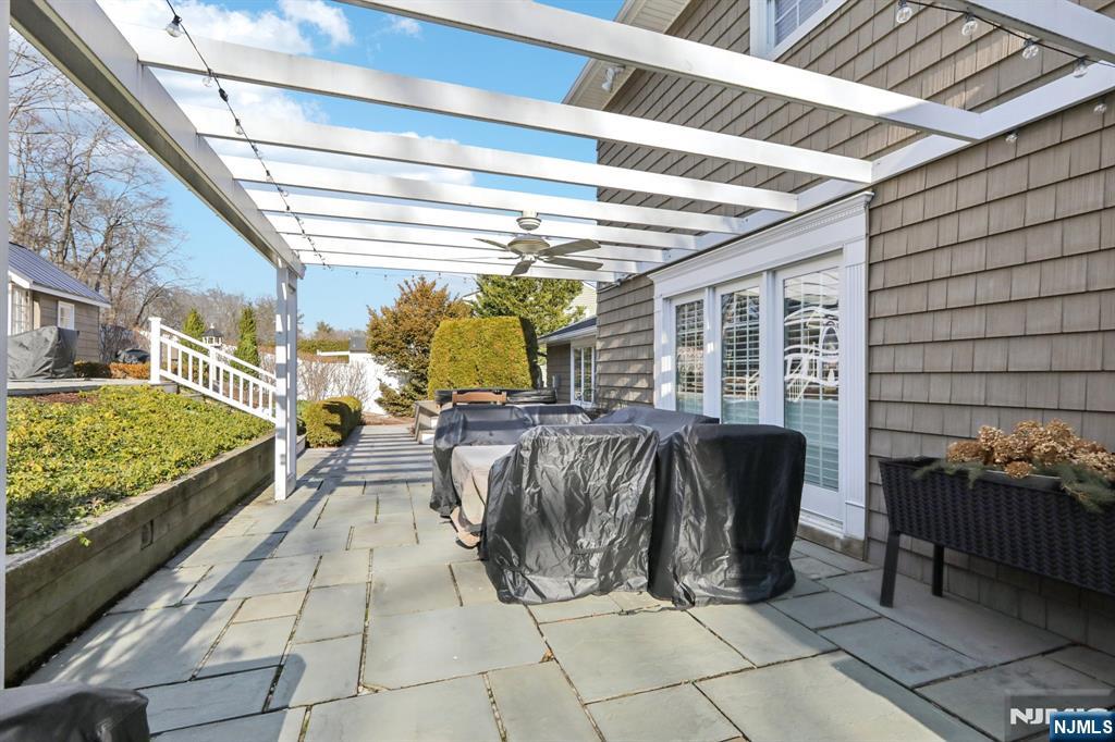 property viewer photo 38