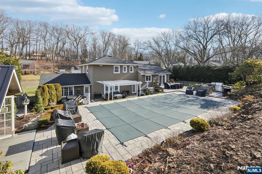 property viewer photo 41