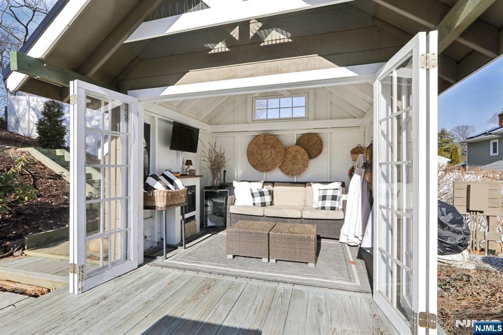 property viewer photo 43