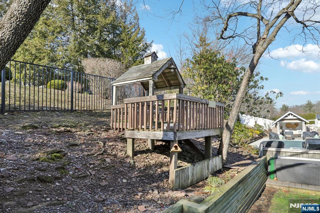 property viewer photo 45