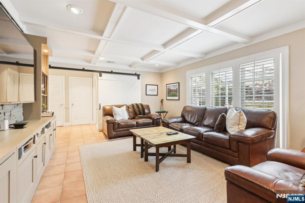 property viewer photo 6