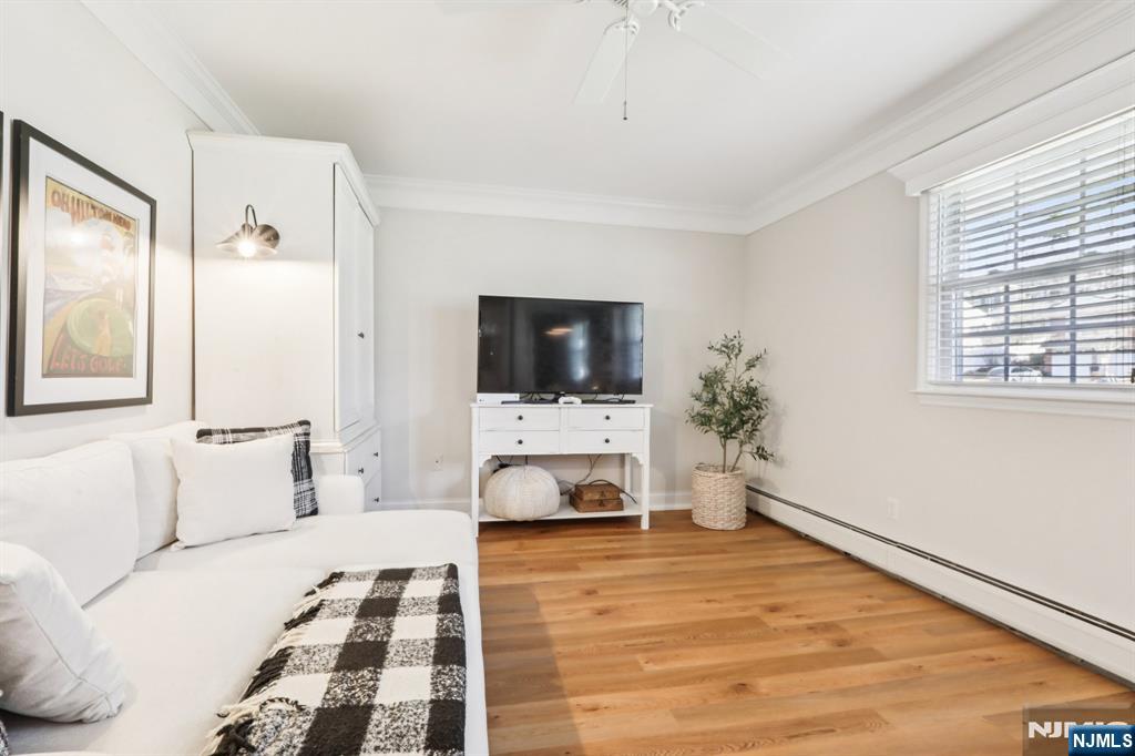 property viewer photo 8
