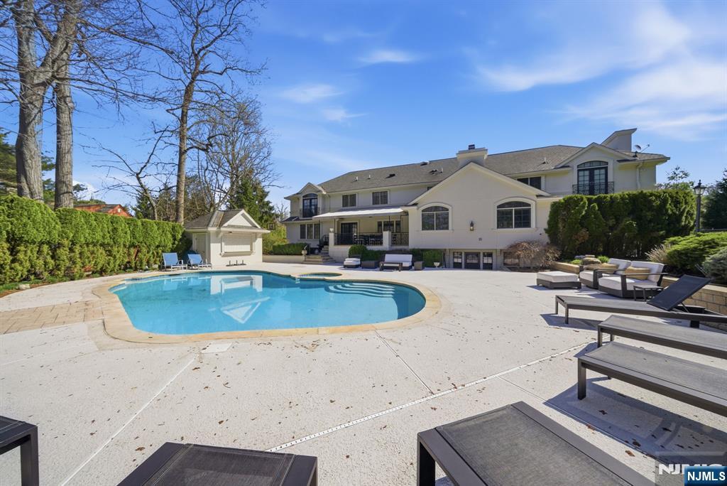 main property photo 41