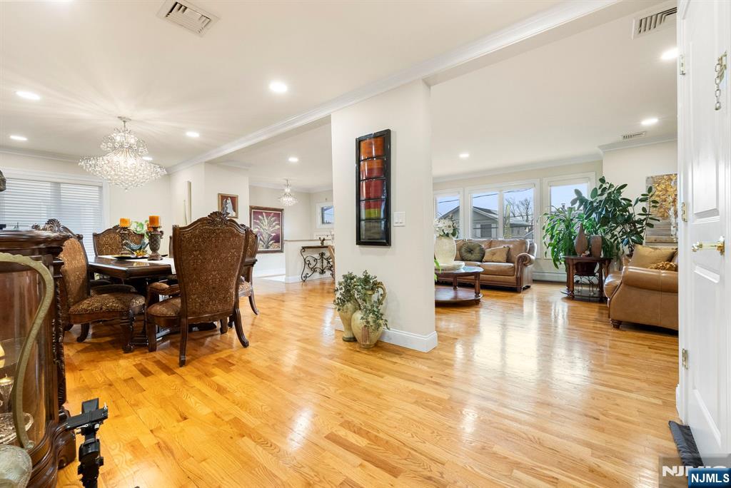 property viewer photo 13
