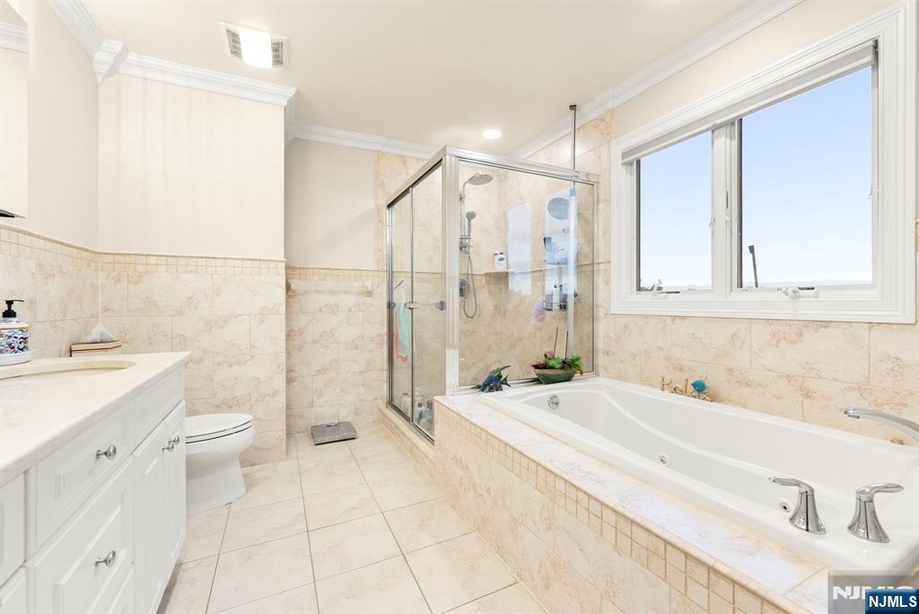 property viewer photo 23
