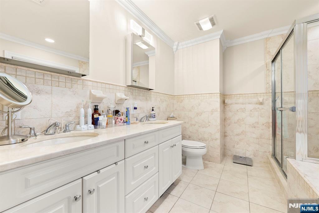 property viewer photo 24