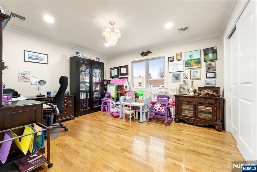 property viewer photo 29