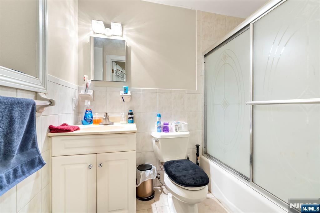 property viewer photo 37