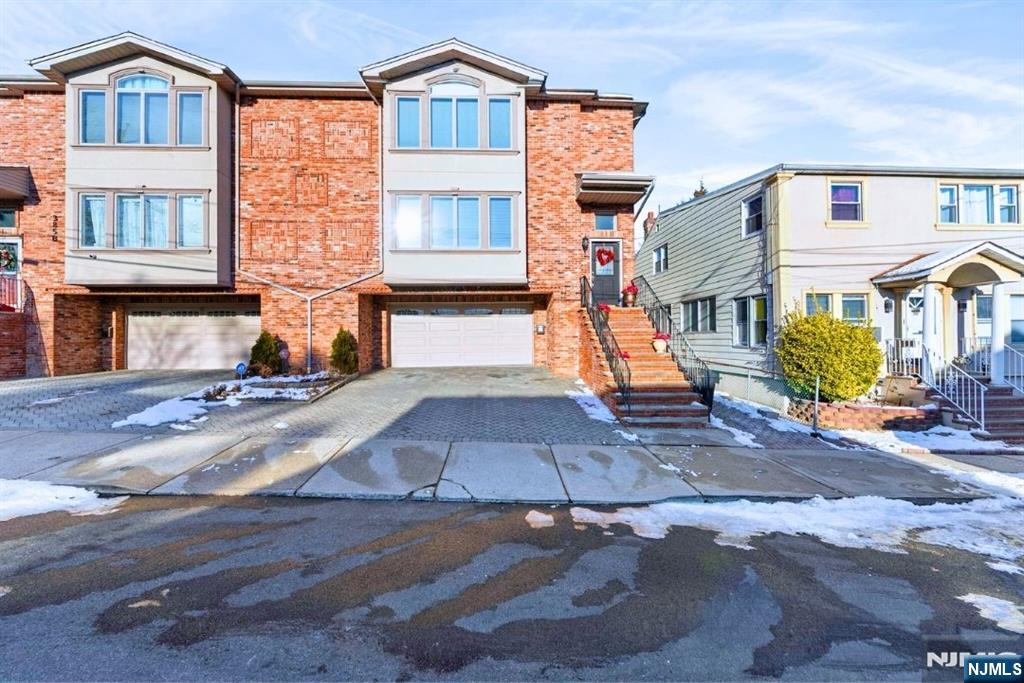 property viewer photo 43