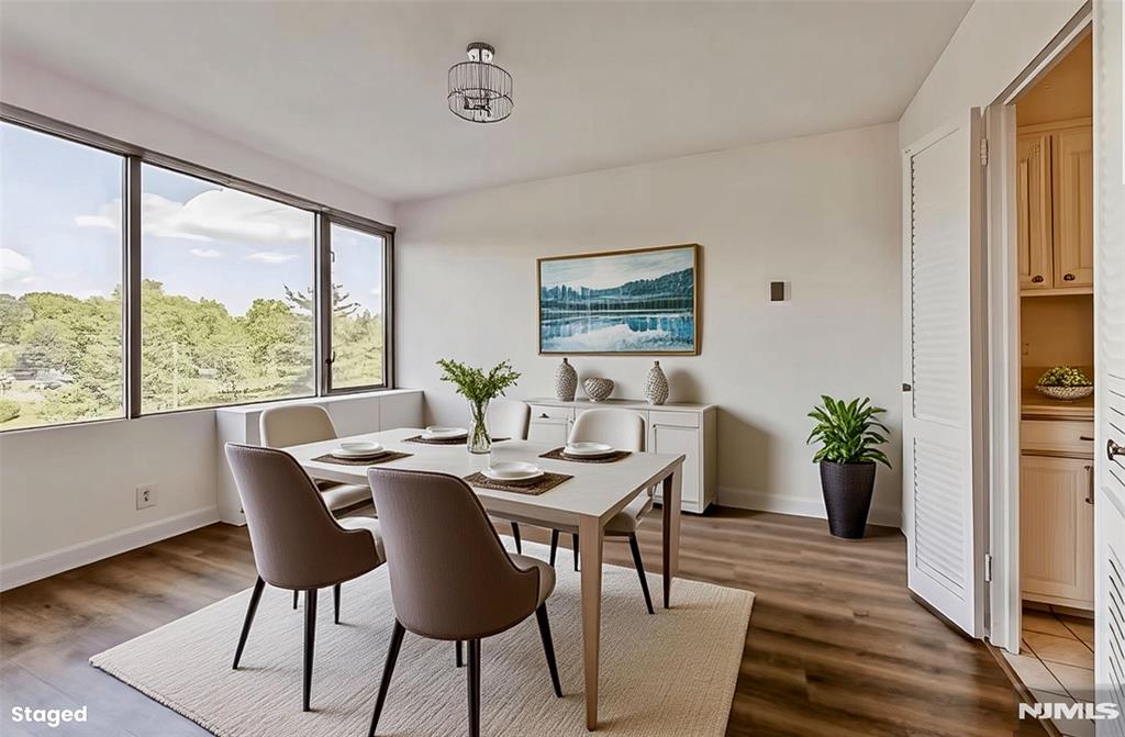 property viewer photo 1