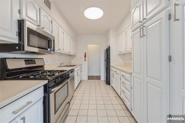 property viewer photo 10