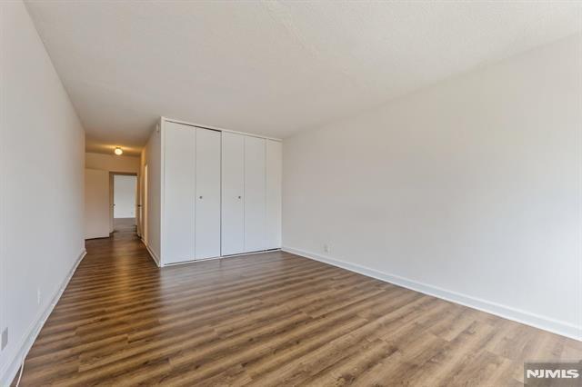 property viewer photo 14