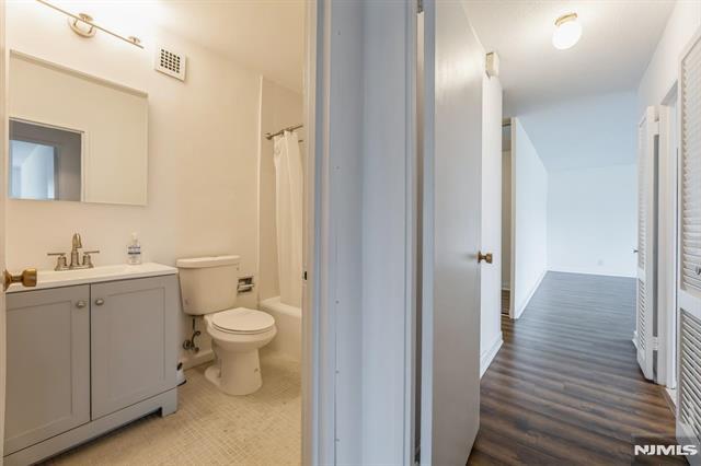 property viewer photo 15