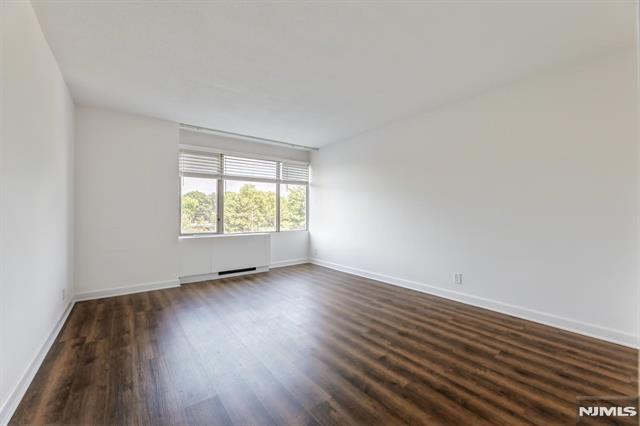property viewer photo 17