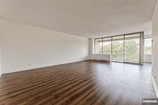 property viewer photo 2