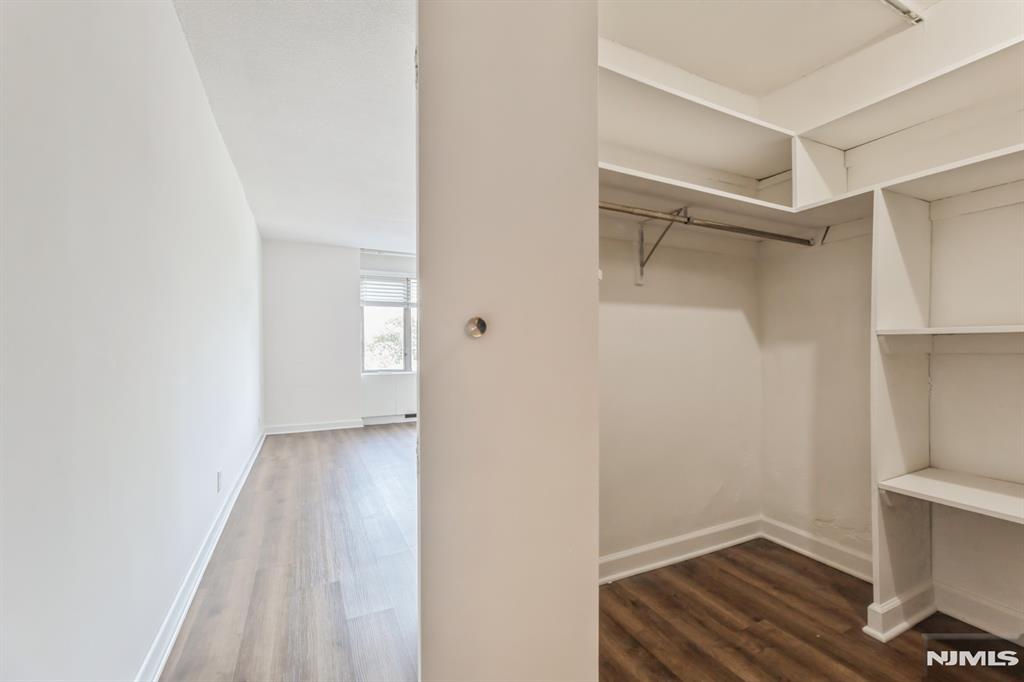 property viewer photo 20