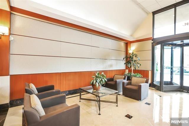 property viewer photo 30