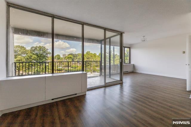 property viewer photo 6