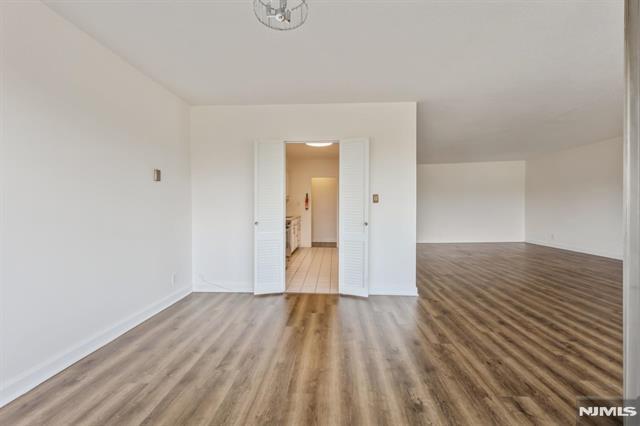 property viewer photo 8