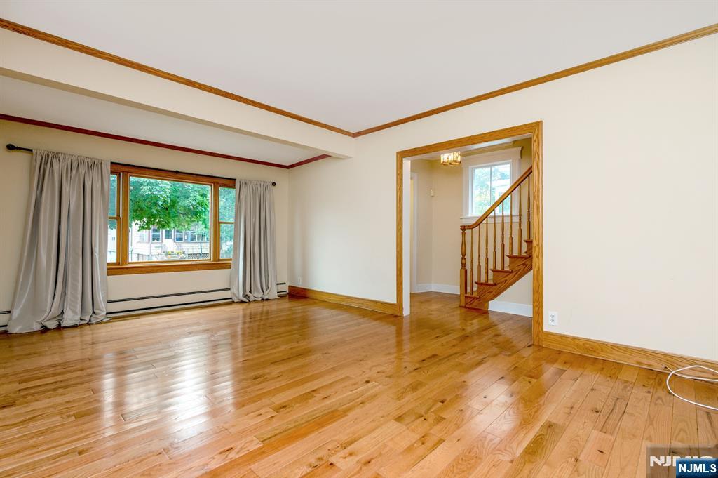 property viewer photo 1