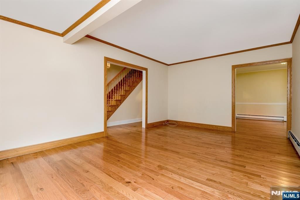 property viewer photo 3