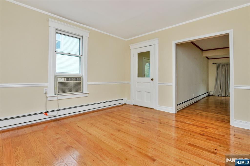 property viewer photo 4