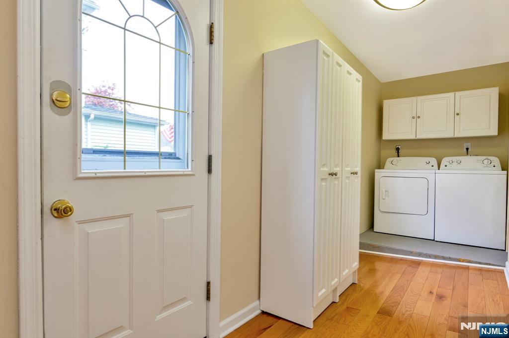 property viewer photo 9
