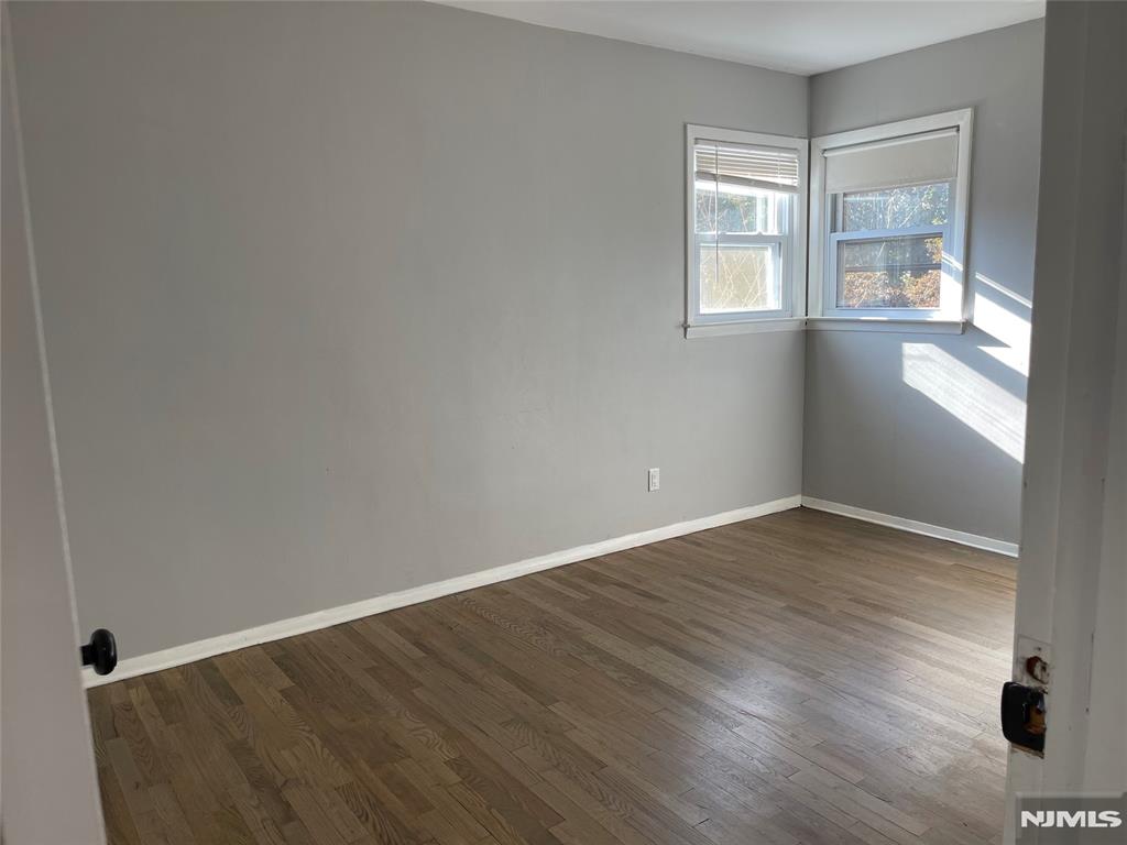 property viewer photo 10