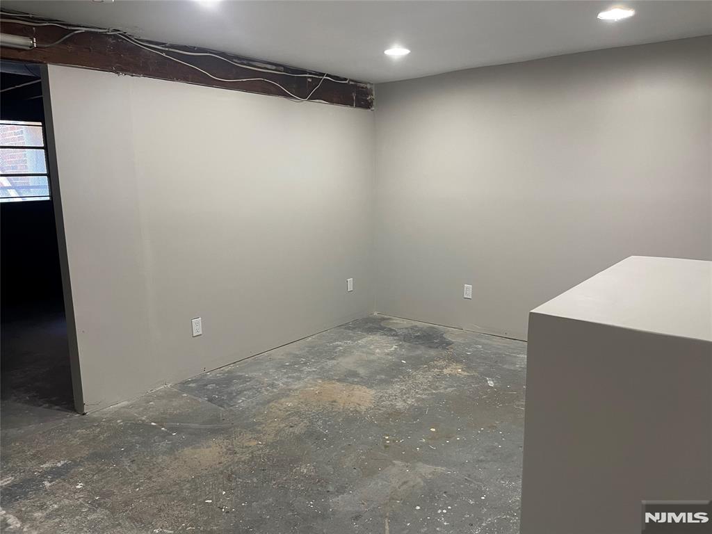 property viewer photo 16