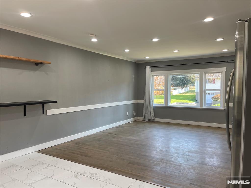 property viewer photo 4