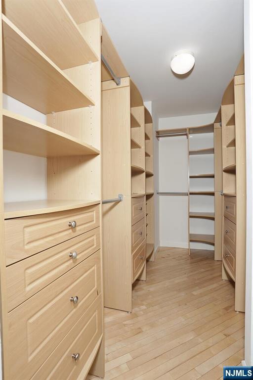 property viewer photo 15