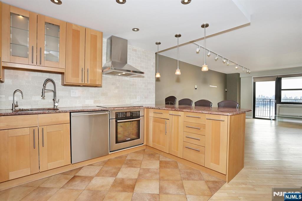 property viewer photo 5
